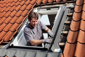 velux tetőtéri ablak beépítése